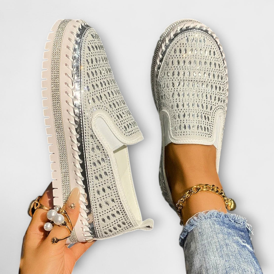 Кенна – Круглый носок, украшенный камнями