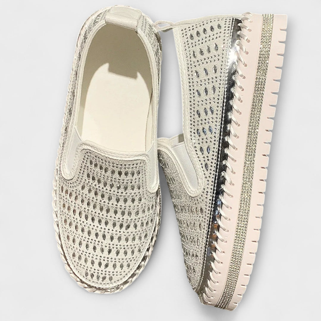 Кенна – Круглый носок, украшенный камнями