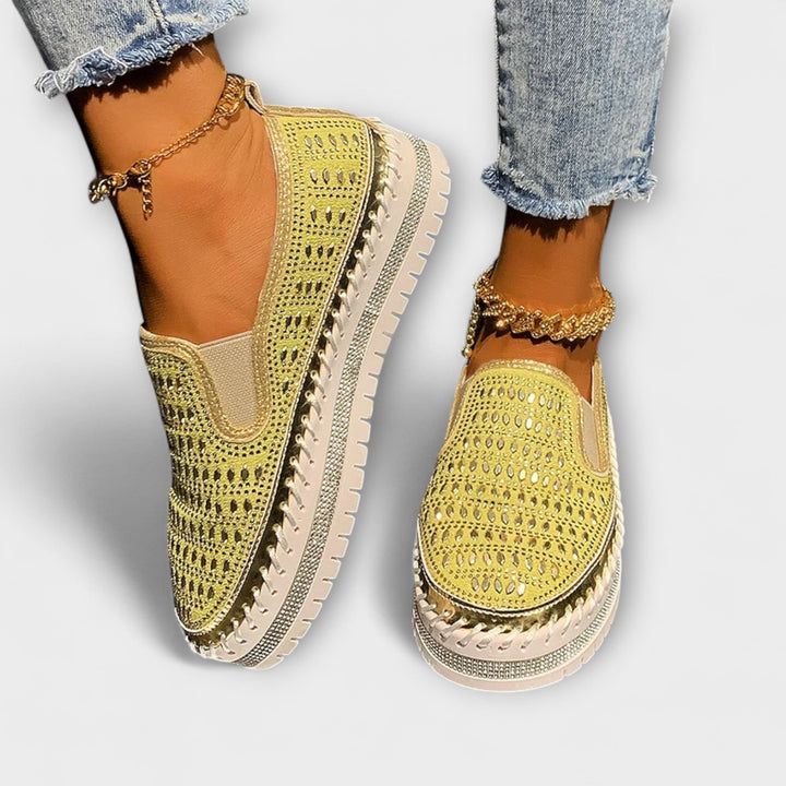 Кенна – Круглый носок, украшенный камнями