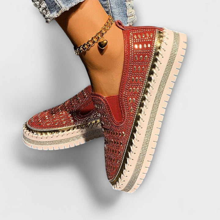 Кенна – Круглый носок, украшенный камнями