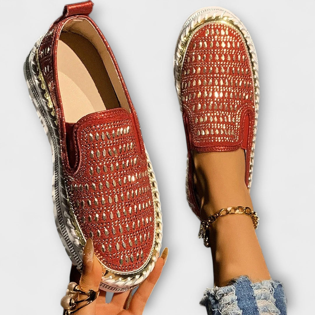 Кенна – Круглый носок, украшенный камнями