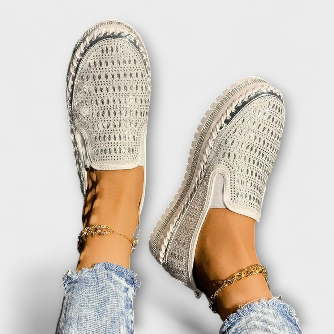 Кенна – Круглый носок, украшенный камнями